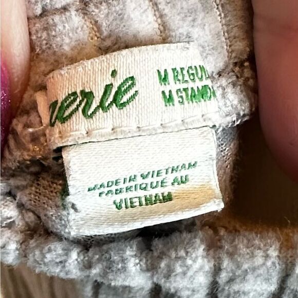 NWOT Aerie Groove on Gray Velour Ribbed High Waisted Flare Pants Size Medium - Picture 10 of 10